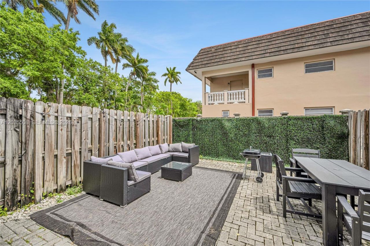 170 NW 158th St , Unit 7, Miami, FL 33169 Photo
