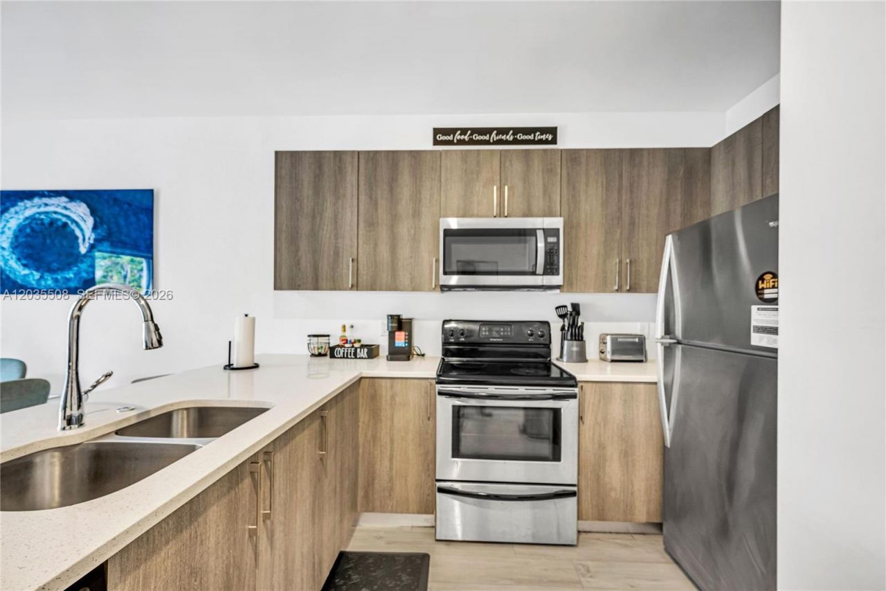 170 NW 158th St , Unit 7, Miami, FL 33169 Photo