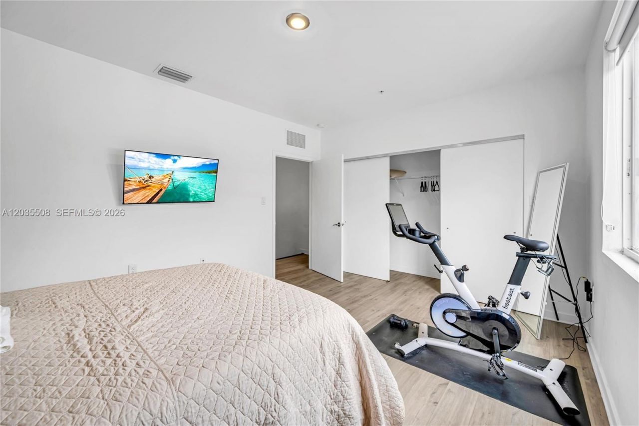 170 NW 158th St , Unit 7, Miami, FL 33169 Photo