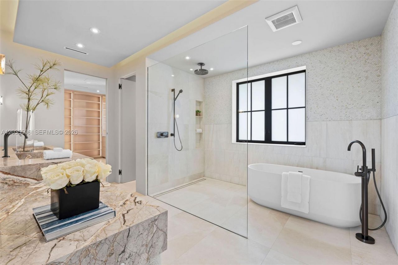 5262 La Gorce Dr , Miami Beach, FL 33140 Photo