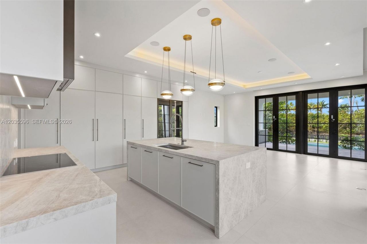 5262 La Gorce Dr , Miami Beach, FL 33140 Photo
