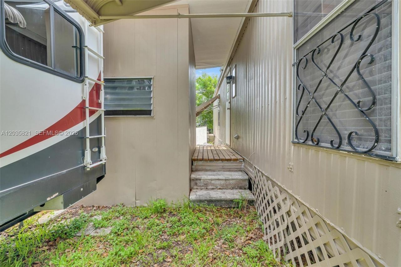 710 NW 217th Way , Pembroke Pines, FL 33029 Photo