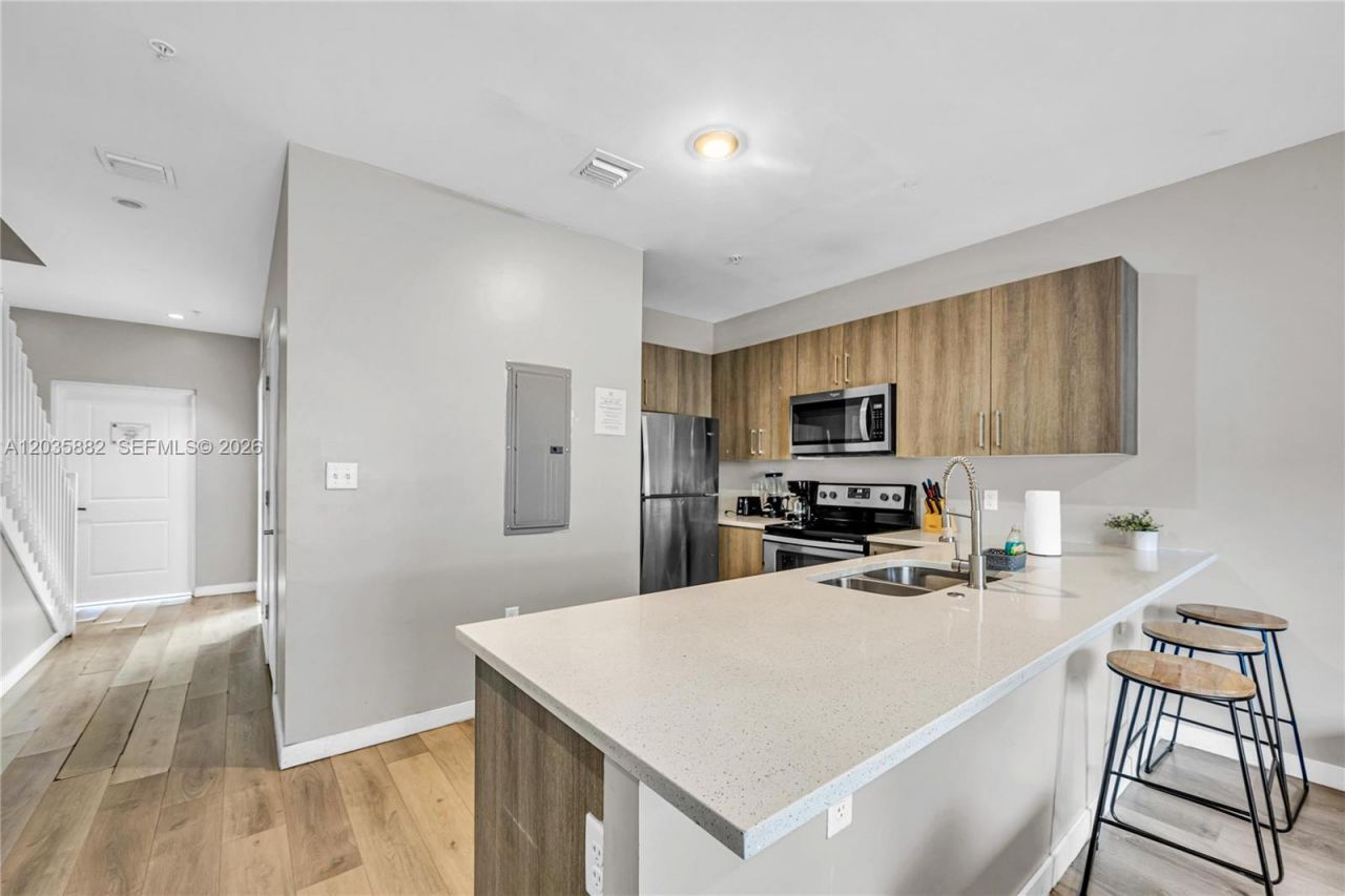 171 NW 158th St, Unit 1, Miami, FL 33169 Photo