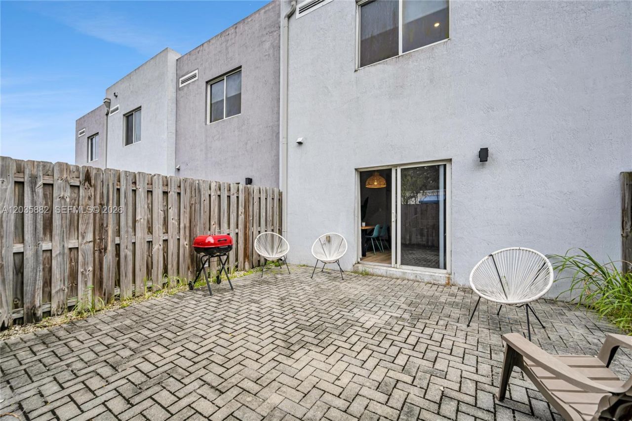 171 NW 158th St , Unit 1, Miami, FL 33169 Photo