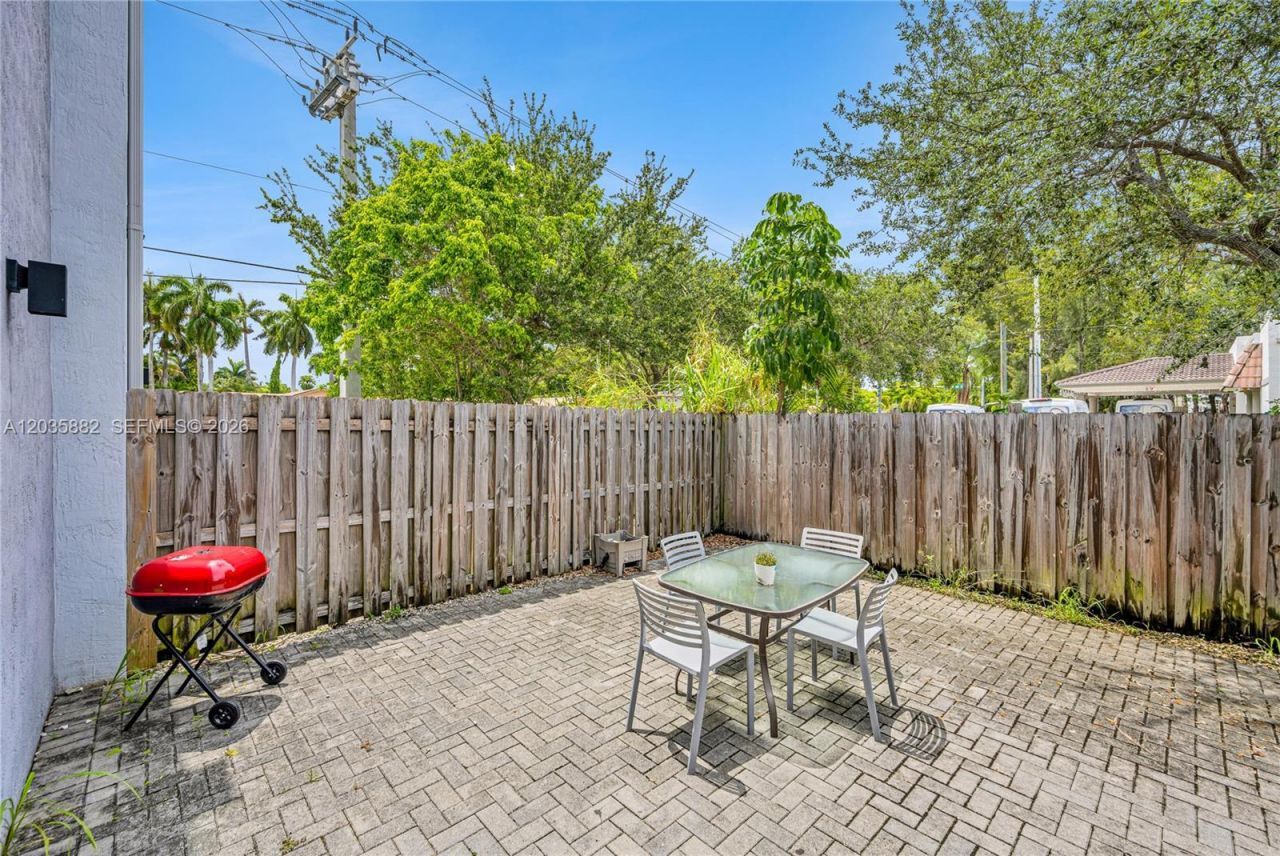 171 NW 158th St , Unit 1, Miami, FL 33169 Photo