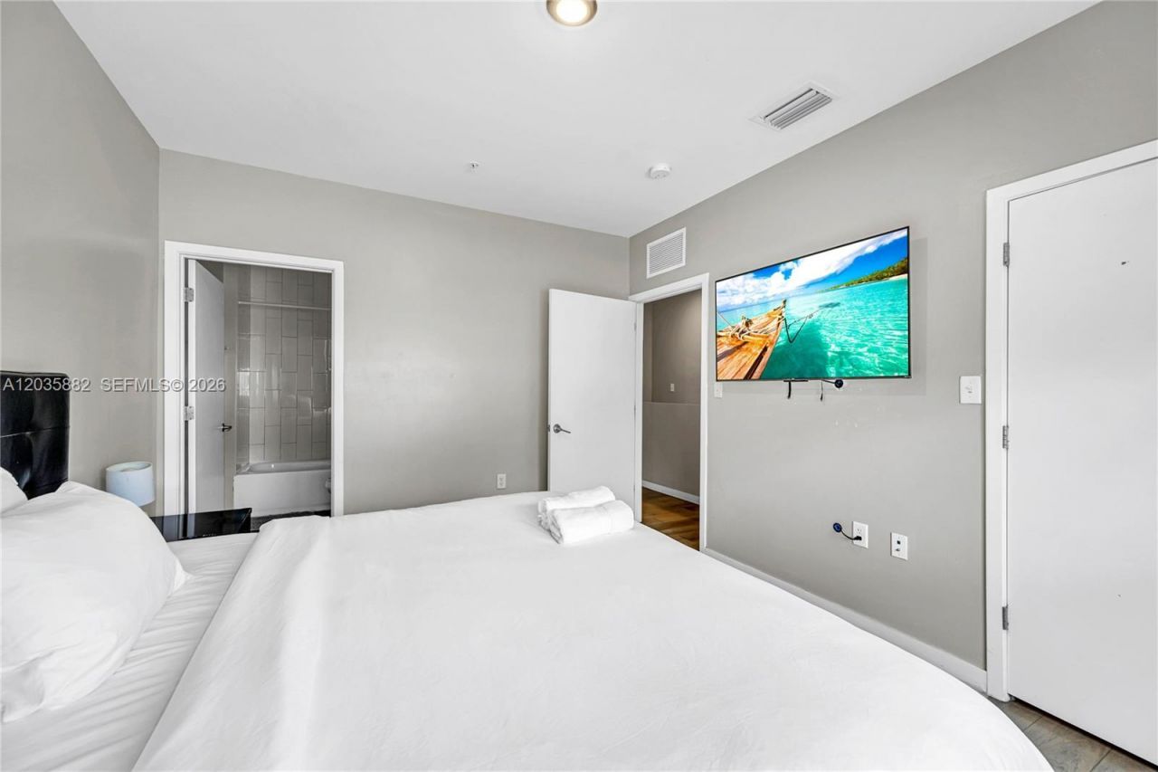 171 NW 158th St , Unit 1, Miami, FL 33169 Photo