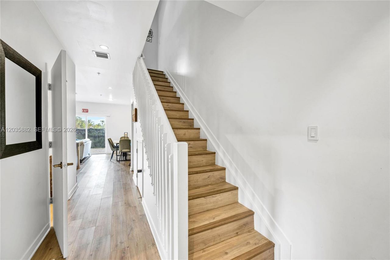 171 NW 158th St , Unit 1, Miami, FL 33169 Photo
