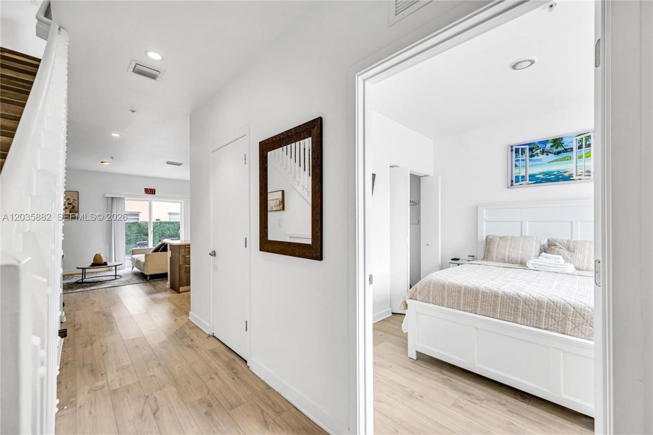 171 NW 158th St, Unit 1, Miami, FL 33169 Photo