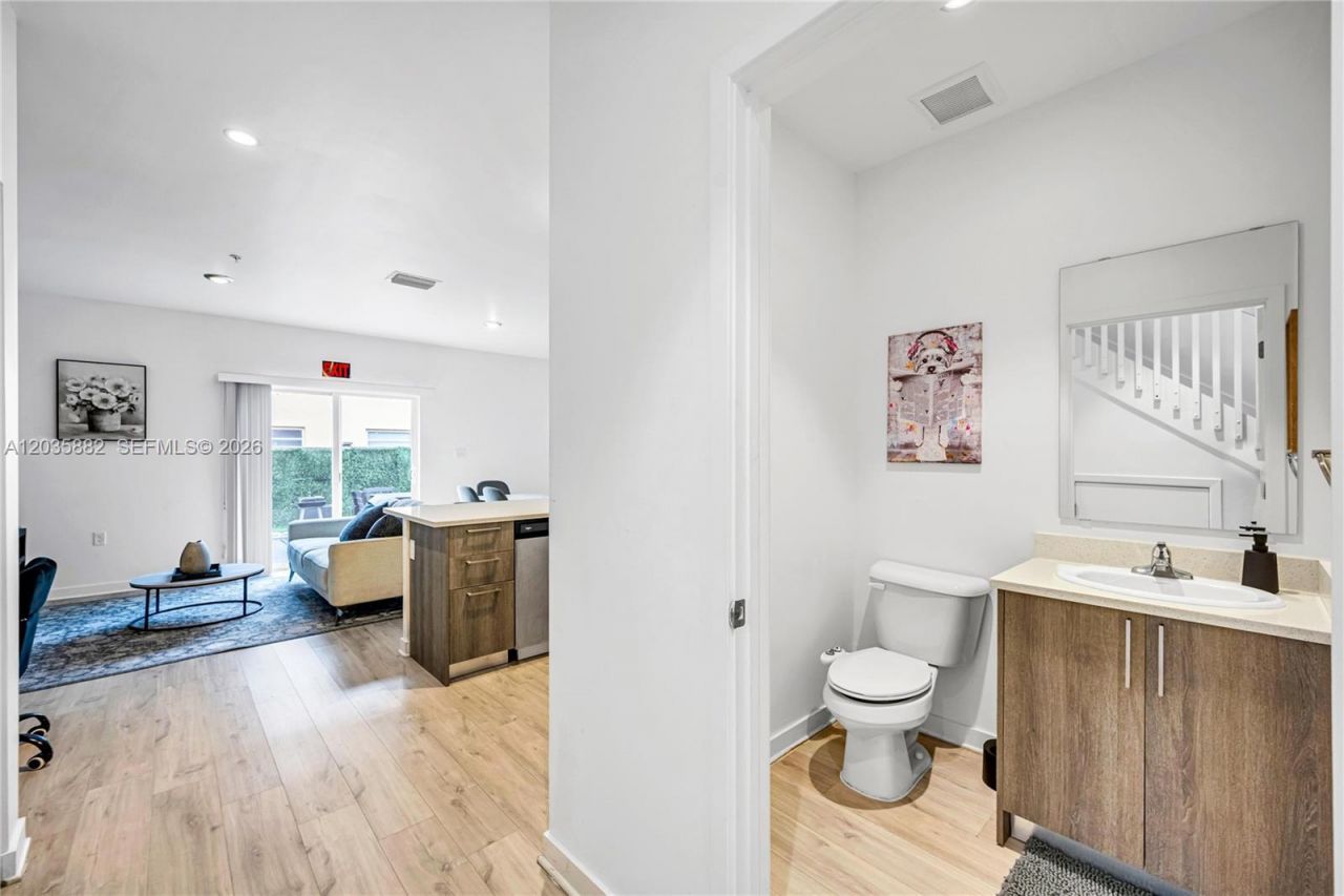 171 NW 158th St , Unit 1, Miami, FL 33169 Photo