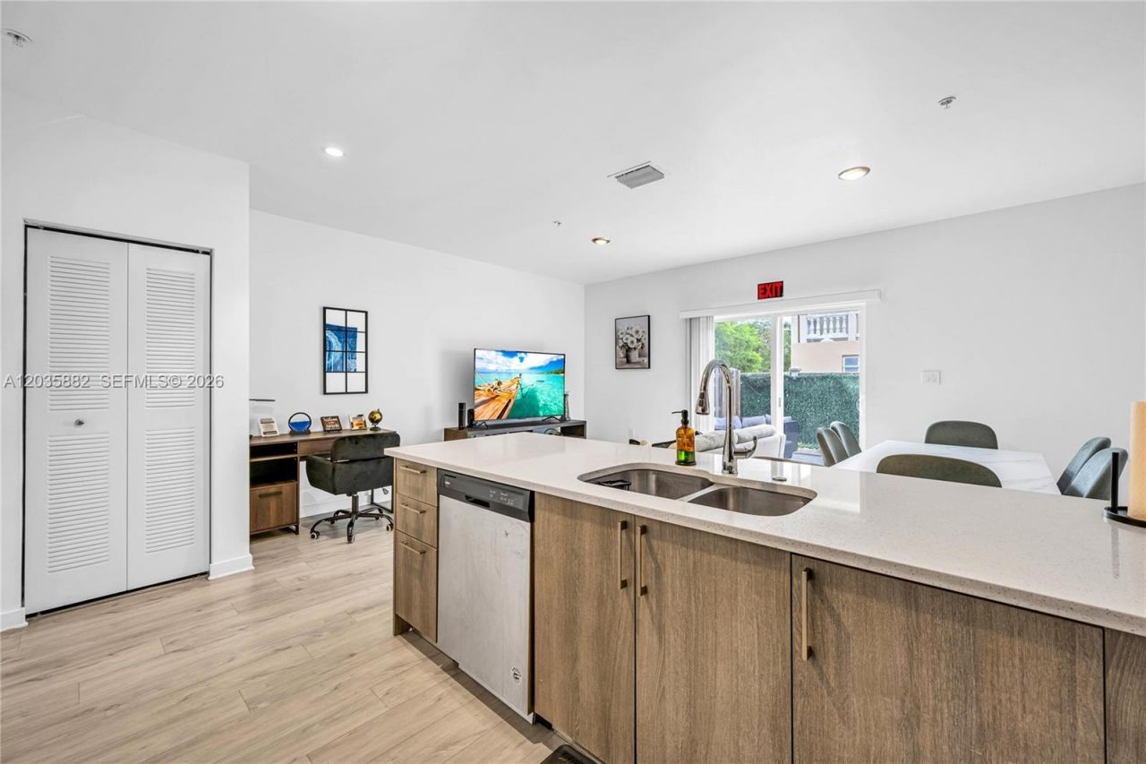 171 NW 158th St, Unit 1, Miami, FL 33169 Photo