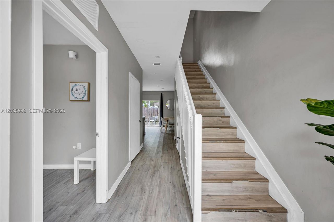 171 NW 158th St , Unit 1, Miami, FL 33169 Photo