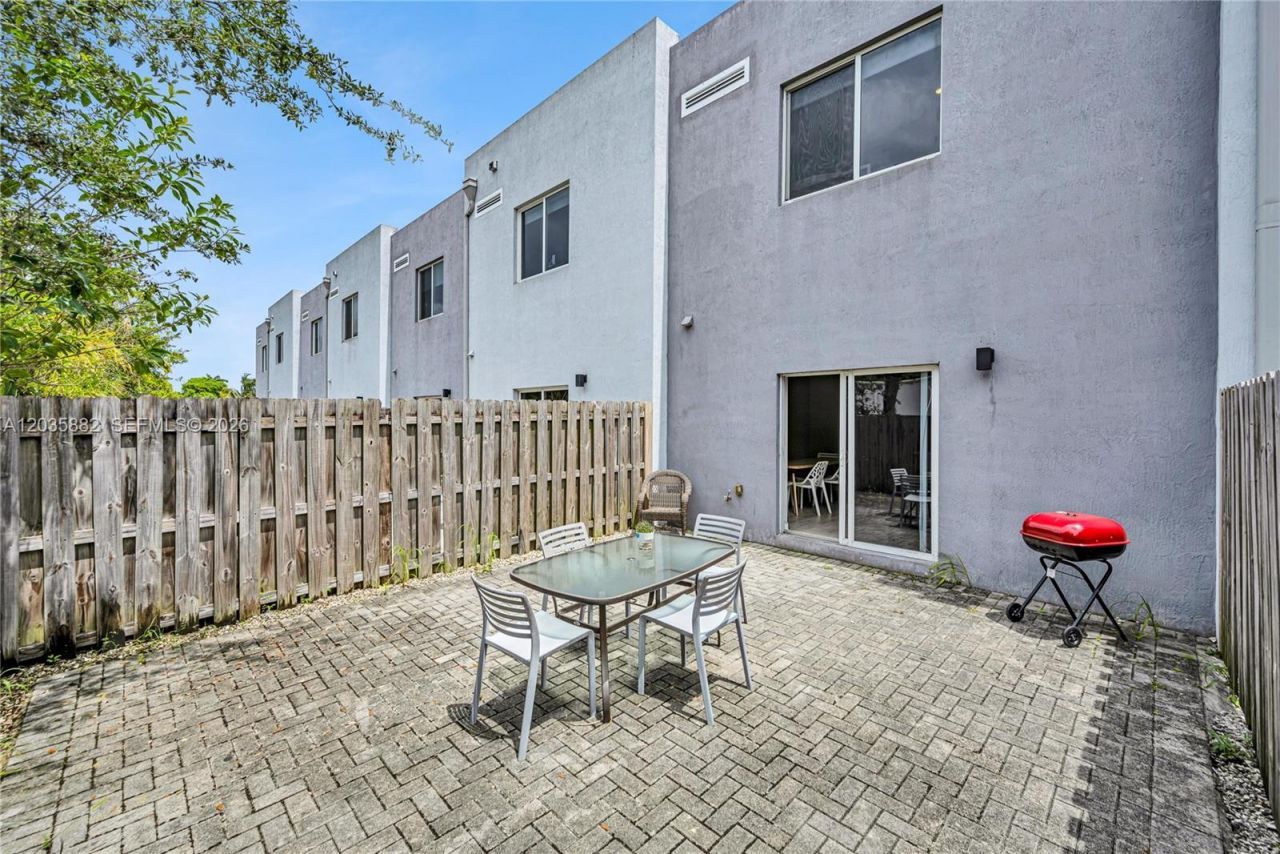 171 NW 158th St, Unit 1, Miami, FL 33169 Photo