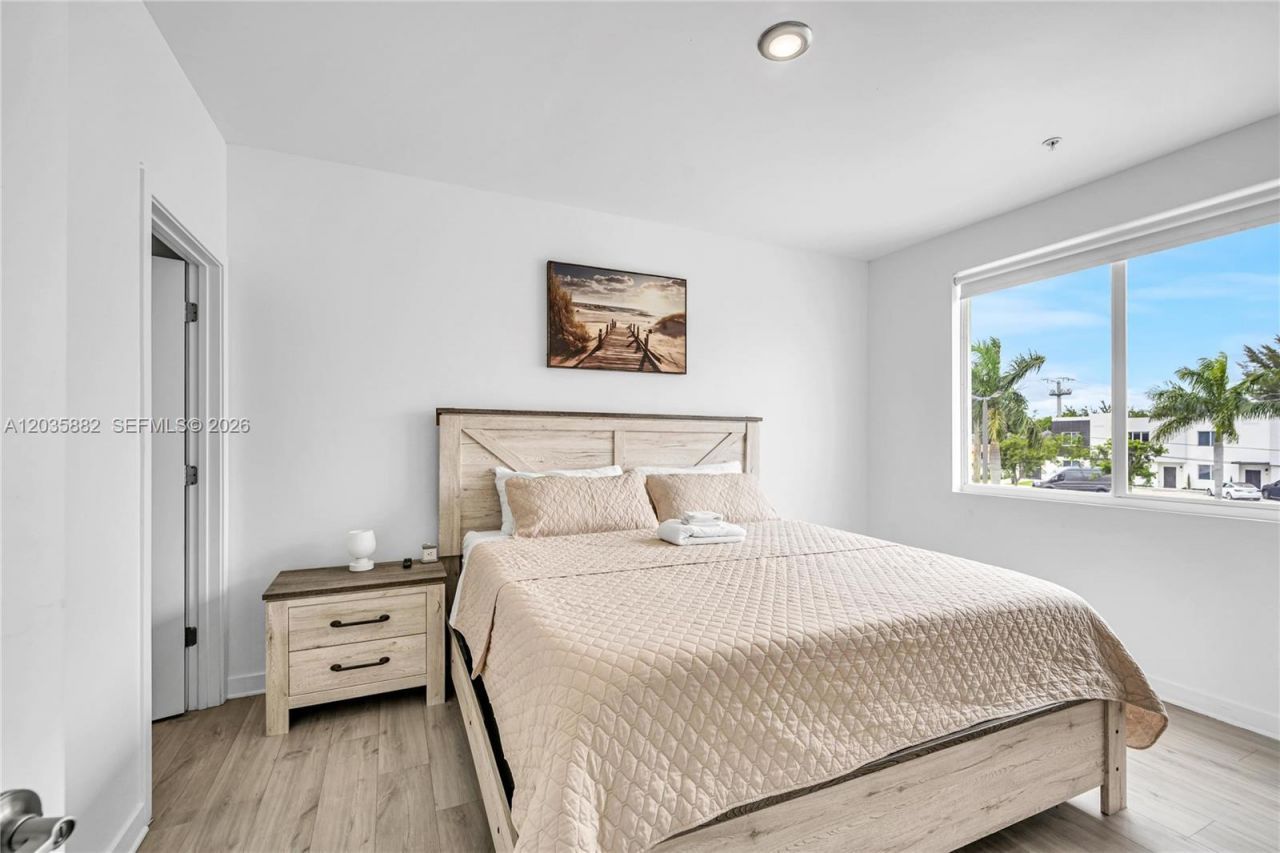 171 NW 158th St , Unit 1, Miami, FL 33169 Photo