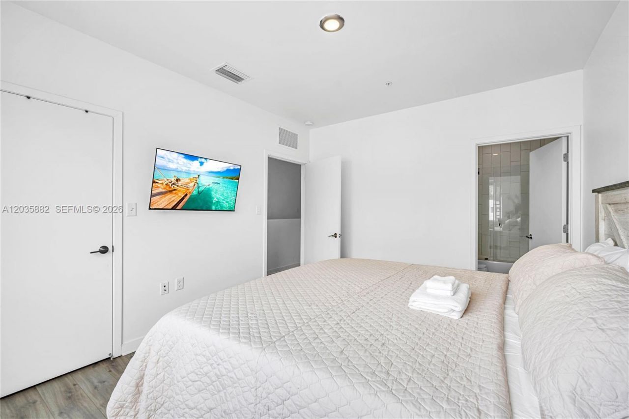 171 NW 158th St , Unit 1, Miami, FL 33169 Photo