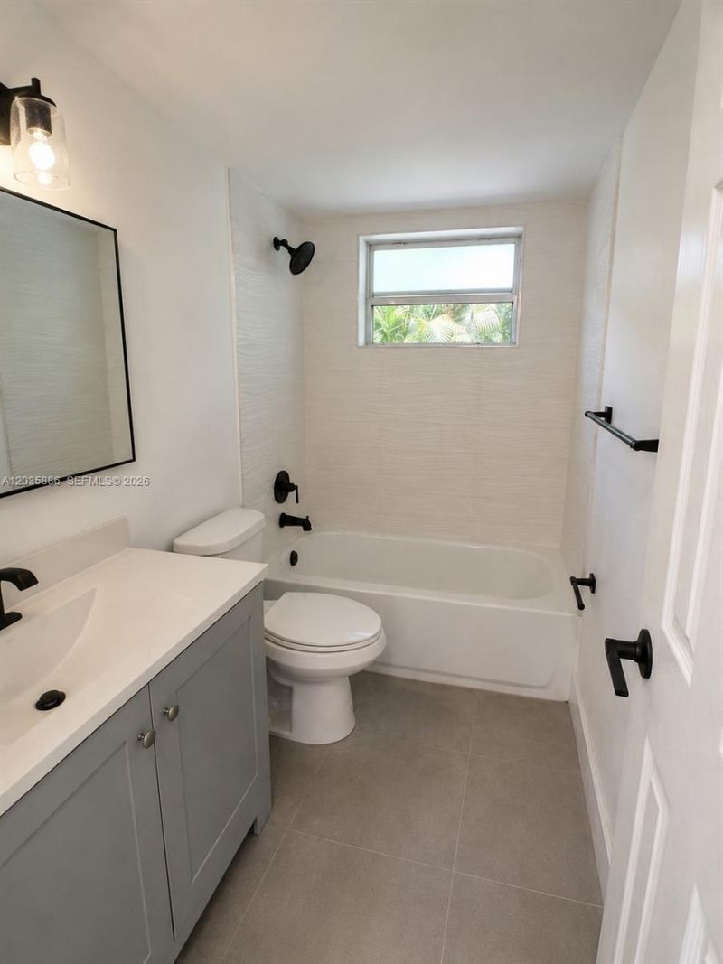 467 Golden Isles Dr, Unit 110, Hallandale Beach, FL 33009 Photo