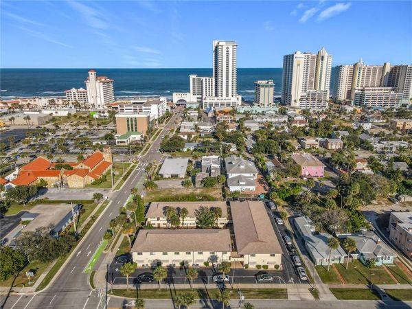 400 OAKRIDGE BOULEVARD , Unit 21, DAYTONA BEACH, FL 32118