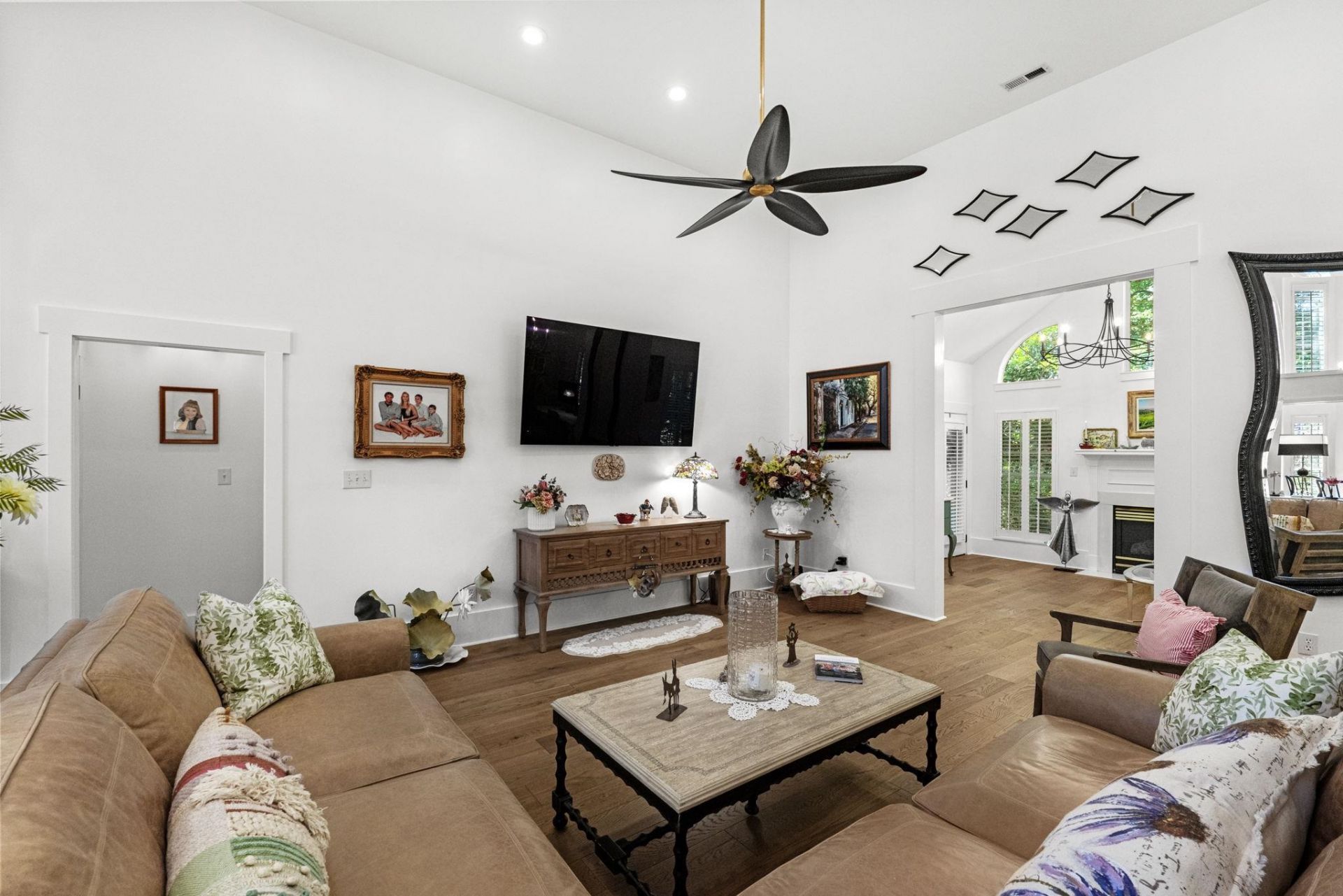 15 Cherbourg Pl Photo 8