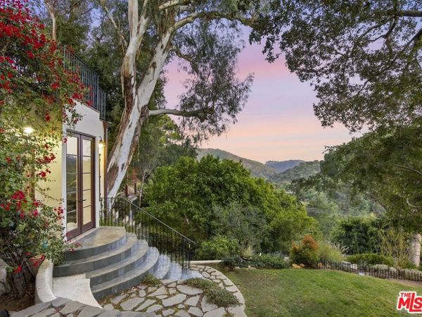 10037 Reevesbury Drive, Beverly Hills, CA 90210