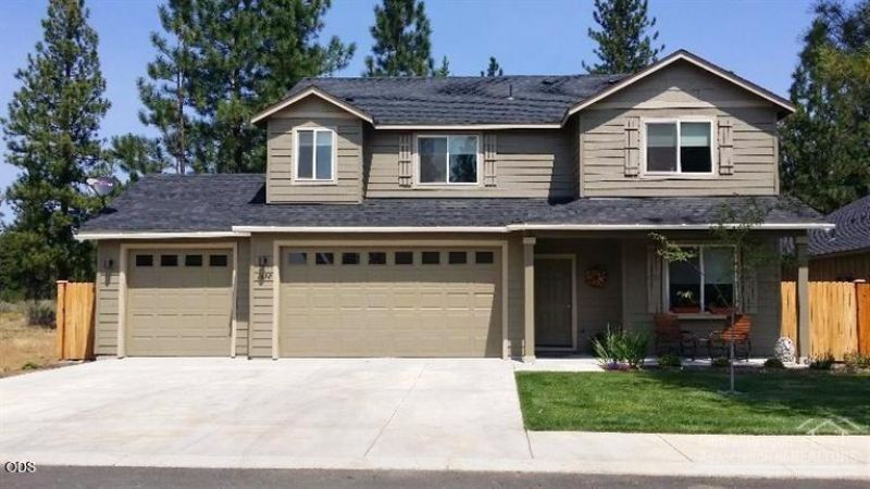 1690 W Williamson Avenue, Sisters, OR 97759 Main Photo