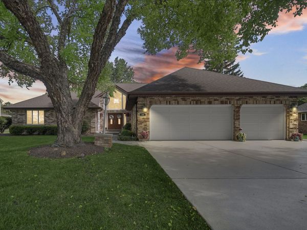 708 Galway Lane, Prospect Heights, IL 60070