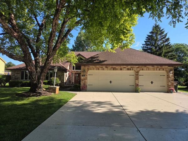 708 Galway Lane, Prospect Heights, IL 60070