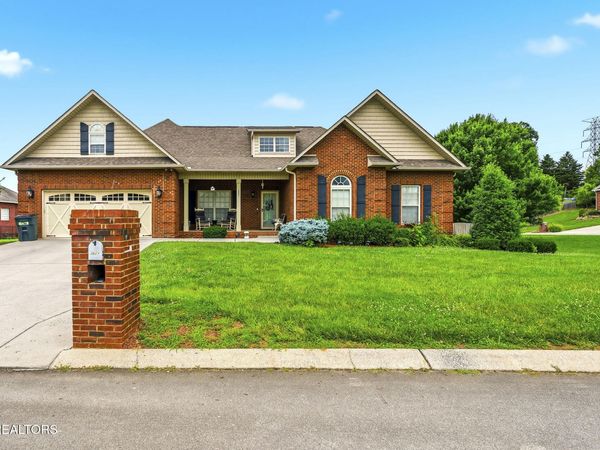 3047 S Hampton Way, Maryville, TN 37803