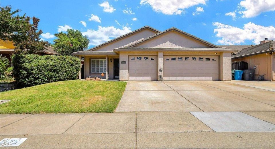 479 River Oaks Dr, Yuba City, CA 95991 Photo