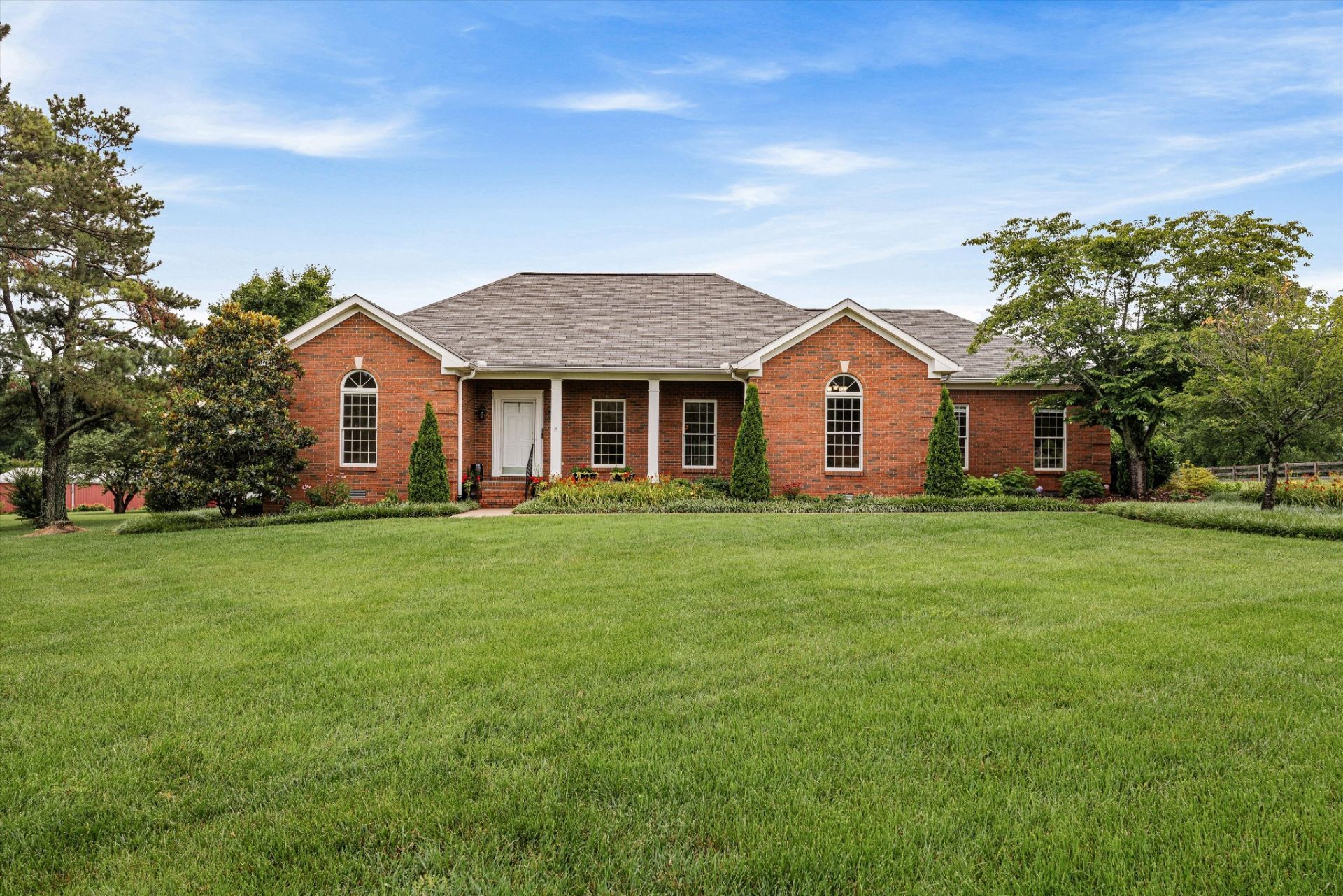1046 Robertson Rd, Gallatin, TN 37066 Main Photo