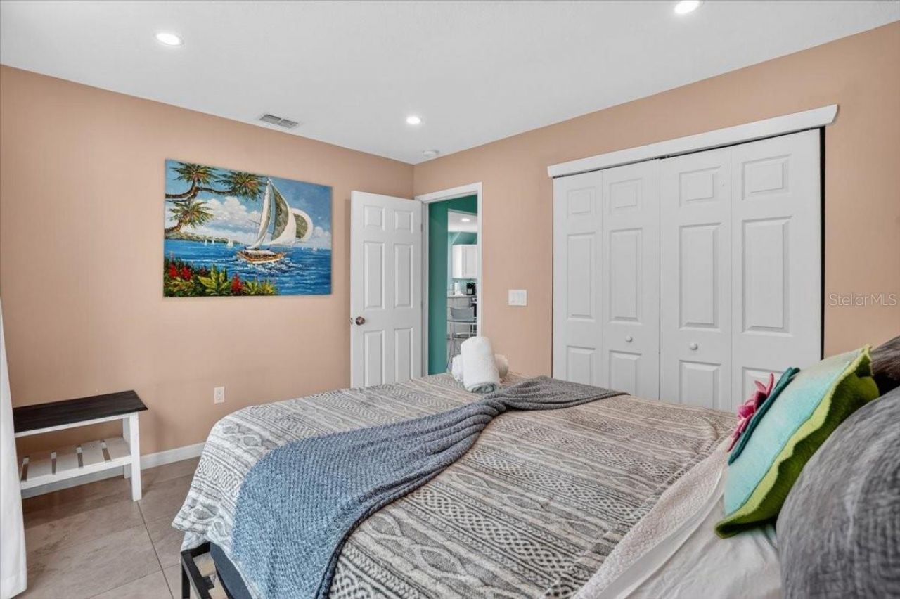3303 6th Avenue , Unit B, Holmes Beach, FL 34217 Photo
