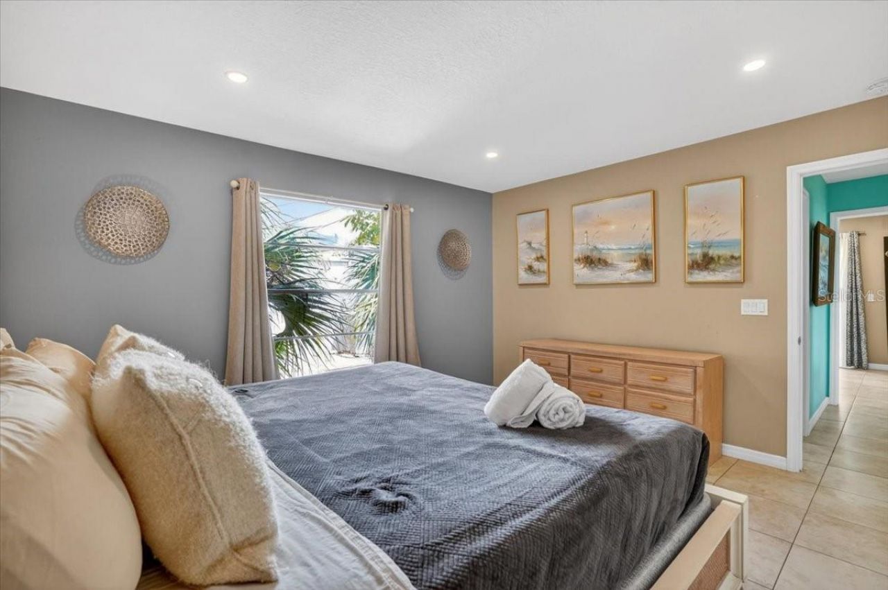 3303 6th Avenue , Unit B, Holmes Beach, FL 34217 Photo