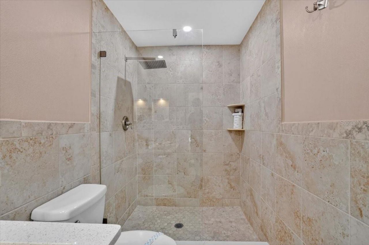 3303 6th Avenue , Unit B, Holmes Beach, FL 34217 Photo