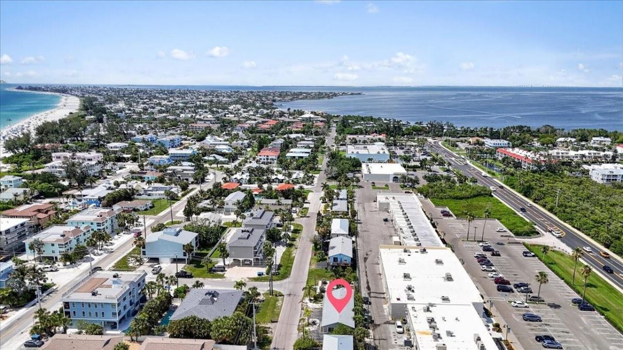 3303 6th Avenue , Unit B, Holmes Beach, FL 34217 Photo
