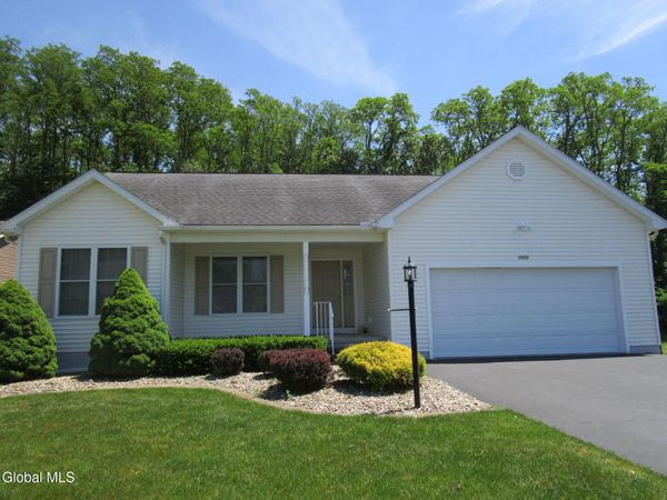 1000 Kingswood Court, Schenectady, NY 12303