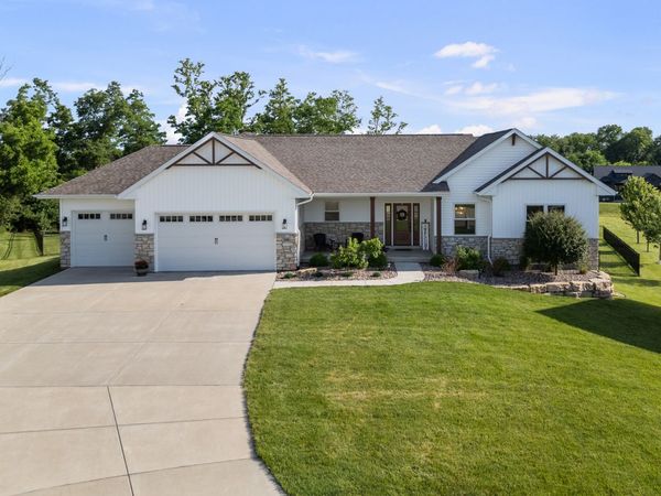 208 Ann Avenue , Riverdale, IA 52722