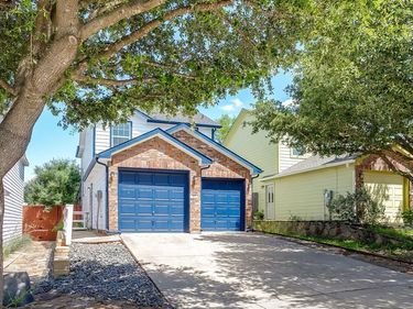 829 Village Point Lane, Fort Worth, TX 76108