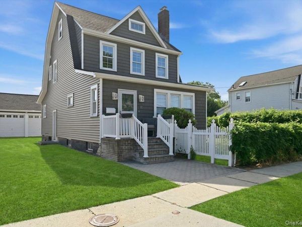 11 Moeller Street, Hicksville, NY 11801