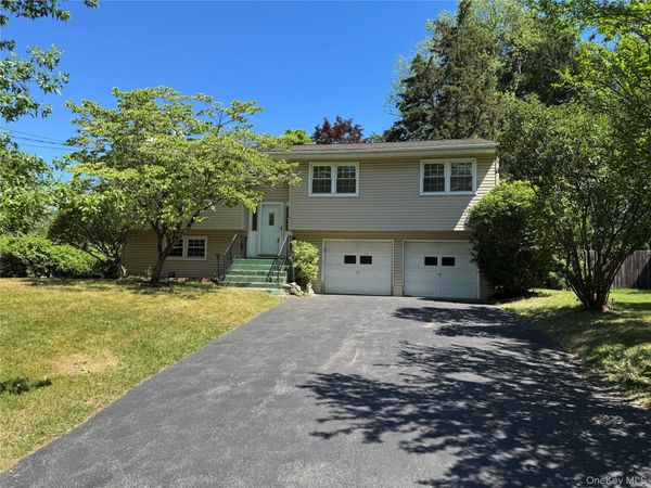 11 Lynbrook Road , Poughkeepsie, NY 12603