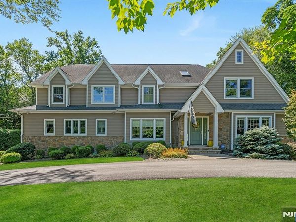 7 Deerhill Drive, Ho-Ho-Kus, NJ 07423