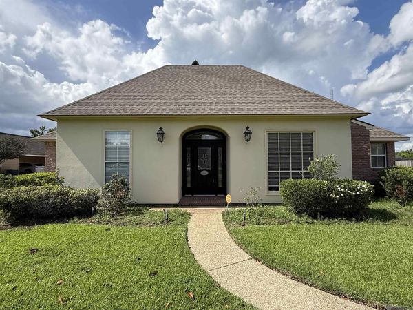 15518 Therese Ct, Prairieville, LA 70769