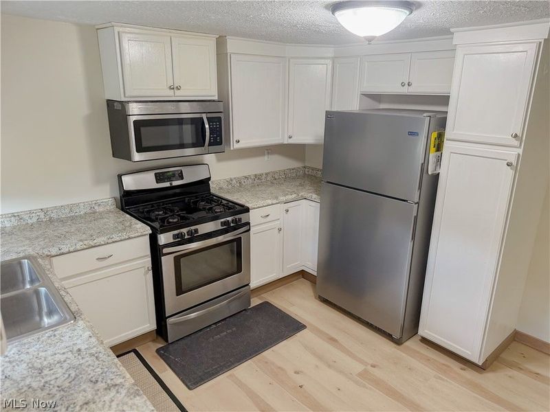 2807 Warren Burton Road, Southington, OH 44470 Photo 5