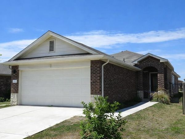 621 Callahan LN, Leander, TX 78641