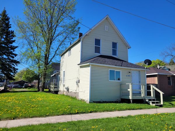 317 Sheridan DR, Sault Ste Marie, MI 49783