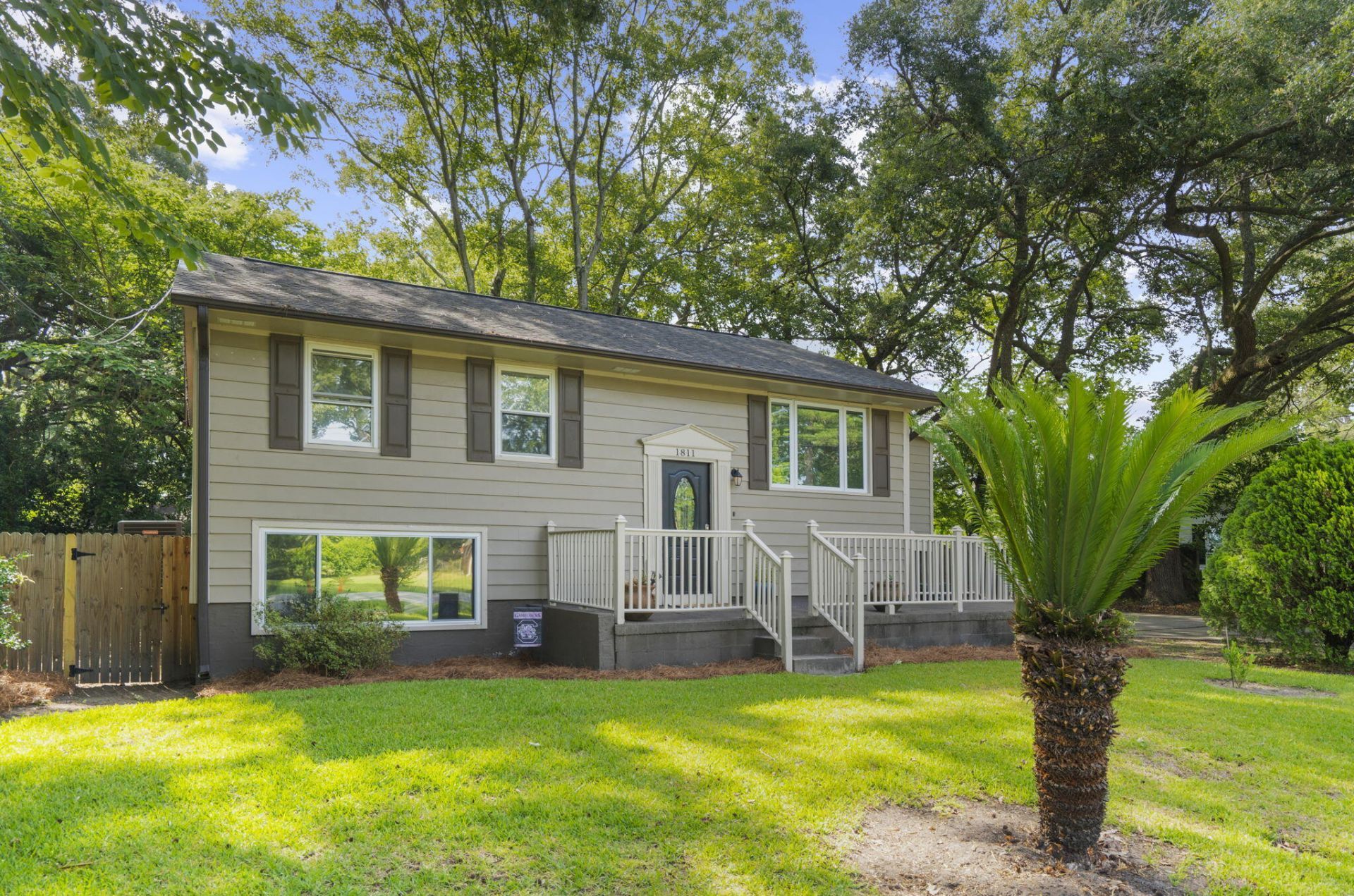 1811 Manigault Place Photo 24