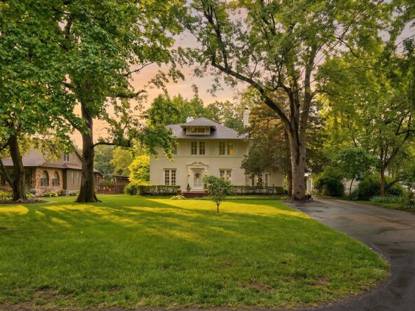 1463 E Meadowmere Street , Springfield, MO 65804