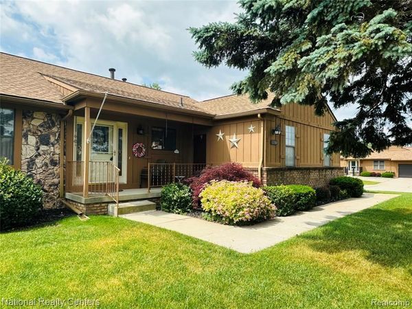 12104 Lexington Drive, Green Oak Twp, MI 48178