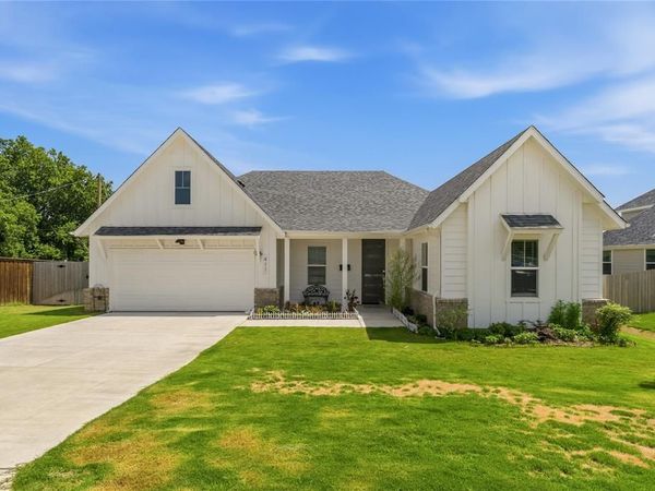 411 W Harwood Road, Euless, TX 76039