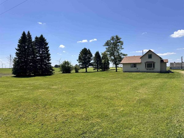 6021 320th St, Sanborn, IA 51248
