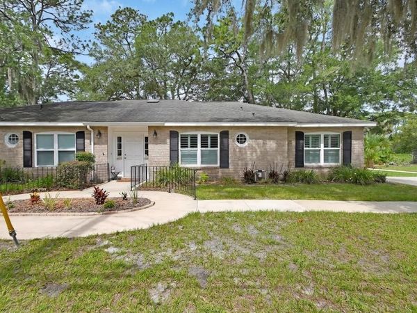 720 S HILL AVENUE, Unit 8B, DELAND, FL 32724