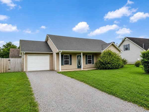 103 Stonefield Cir , Shelbyville, TN 37160