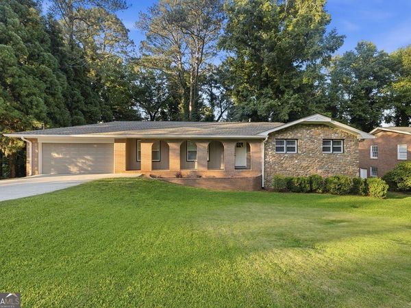 2042 Lake Lucerne Drive SW, Lilburn, GA 30047
